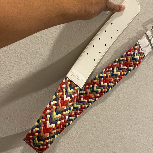 (5/$25 SALE ✅) White Multi Braided 37” Small Woven Lattice Belt Square Buckle - Picture 4 of 8